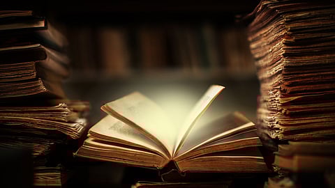 அச்சம் தரும் 5 மர்ம புத்தகங்கள்