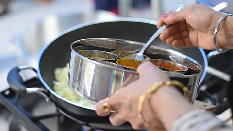 நோயற்று வாழ உணவுப் பழக்கத்தில் கடைபிடிக்க 3 விதிகள்