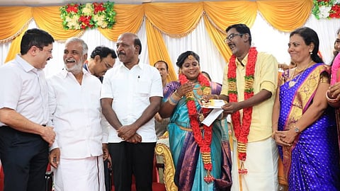 மன நல காப்பகத்தில் மலர்ந்த காதல்