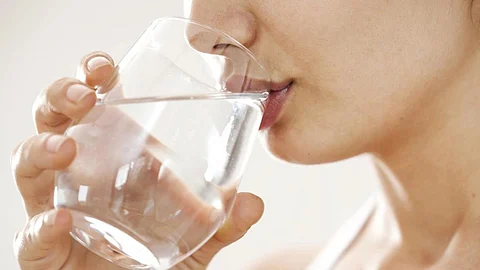 தண்ணீர் உடல் எடையை குறைக்க உதவுமா?