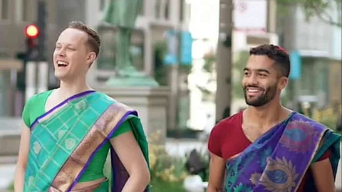 புடவை அணிந்து வந்து மணமகனை சர்ப்ரைஸ் செய்த நண்பர்கள்