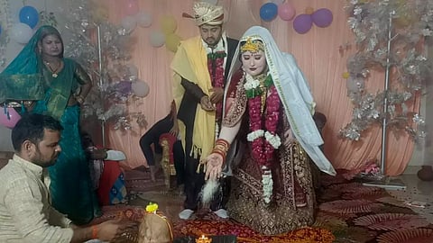 British nurse travels from Manchester to marry Indian boyfriend in Agra