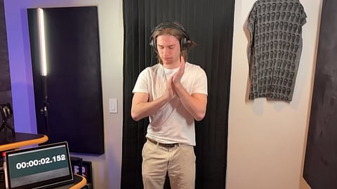 Guinness : 60 நொடிகளில் 1,140 கைத்தட்டல்கள் - வியக்க வைத்த இளைஞர் | வீடியோ