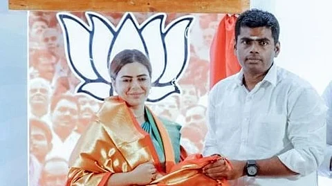 "இந்தி தெரிந்தால் ஆண்களிடம் சண்டை போடலாம்" - பாஜக நிர்வாகி அலிஷா அப்துல்லா