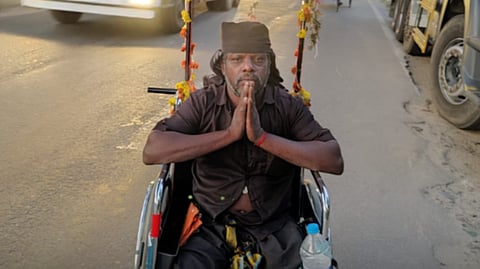 சக்கர நாற்காலியில் சபரிமலை பயணம்