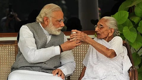Modi: பிரதமரின் தாயார் ஹீராபென் மோடி காலமானார் - உலக தலைவர்கள் இரங்கல்