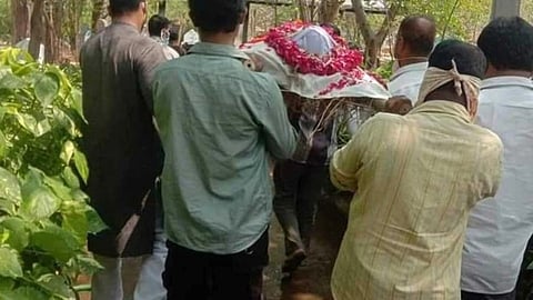 வினோத கட்டுப்பாடு விதித்த கிராமம் - ஏன்?