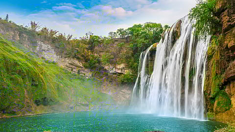 தூத்சாகர் முதல் அதிரப்பள்ளி வரை: 2023-ல் நிச்சயம் காண வேண்டிய 5 நீர்வீழ்ச்சிகள்!