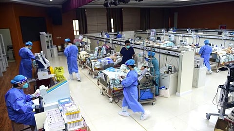 சீனா : ஐந்து வாரங்களில் 60,000 பேர் மரணம்: ருத்ர தாண்டவமாடும் கொரோனா வைரஸ்