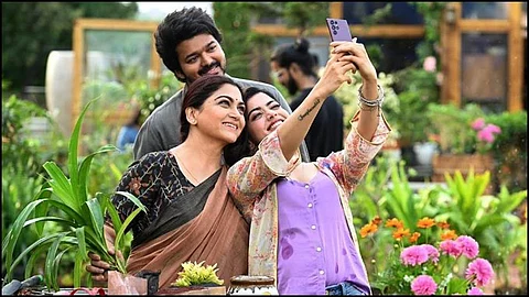 வாரிசு வெற்றி : படக்குழுவுக்கு ரகசிய விருந்தளித்த விஜய் - வசூல் என்ன?