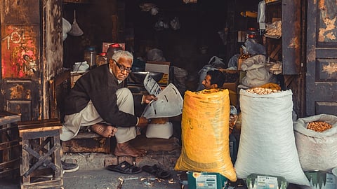 இலங்கை ஆகும் பாகிஸ்தான்
