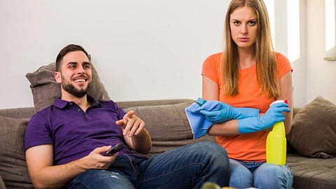 வீட்டுவேலை செய்ய திருமணம்? வழக்கு தொடுத்த மனைவி - ரூ.1.75 கோடி வழங்க கணவனுக்கு உத்தரவு (rep)