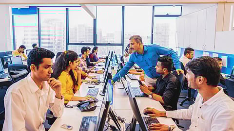 உலகிலேயே மிகவும் மகிழ்ச்சியற்ற வேலை என்ன தெரியுமா? - 85 ஆண்டுக்ள் நடந்த ஆய்வில் பதில்!