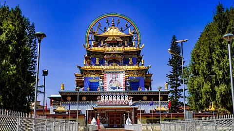 பைலாகுப்பே: தமிழகத்துக்கு அருகில் ஒரு புத்த சாம்ராஜியம் - இங்கு Inner Peace நிச்சயம்!
