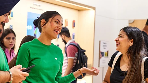 இந்தியா: Apple நிறுவன ரிடெயில் ஊழியர்களுக்கு இவ்வளவு சம்பளமா?- வியக்க வைக்கும் ரிப்போர்ட்!