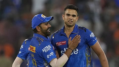 SRH vs MI: முதல் விக்கெட்டை எடுத்த அர்ஜுன் டெண்டுல்கர் - சச்சின், ரோஹித் பேசியது என்ன?
