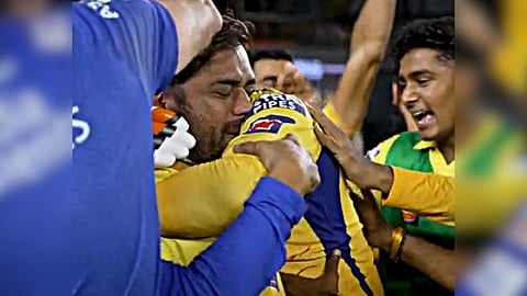 IPL: கண்கலங்கிய தோனி, மனமுடைந்த மோஹித் சர்மா - உணர்வுப்பூர்வமாக நிறைவடைந்த 2023ன் ஐபிஎல்