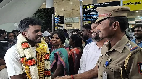 எவரெஸ்ட் சிகரம் தொட்ட தமிழர் - சென்னை இளைஞருக்கு குவியும் பாராட்டு!