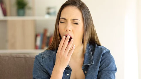 Health : கொட்டாவி ஒருவரிடமிருந்து மற்றவருக்கு பரவும் தன்மை உடையதா? ஆய்வு சொல்வதென்ன?