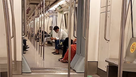 மெட்ரோவில் சுய இன்பம் செய்த நபர்; காவல்துறை வழக்குப்பதிவு - என்ன நடந்தது?