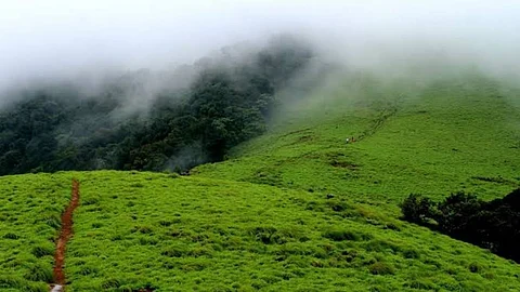 தர்மபுரியில் இருக்கும் 'மினி ஊட்டி'- பட்ஜெட் Spot-க்கு Trip செல்ல ரெடியா?