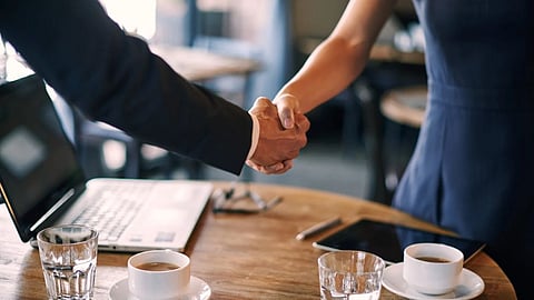 அது என்ன காபி கப் சோதனை? இணையத்தில் வைரலாகும் இண்டர்வியூ சீக்ரெட்!