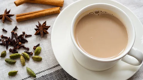 Should One Drink Water Before Tea? What The Expert Says
