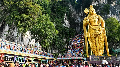 Travel: உலகின் இரண்டாவது பெரிய முருகன் சிலை அமைந்திருக்கும் Batu குகைகளை பற்றி தெரியுமா?