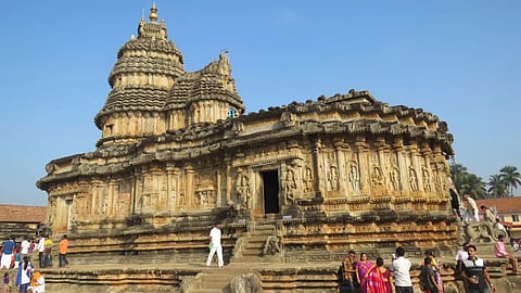 கர்நாடகா: சிருங்கேரி வித்யாசங்கரா கோவில் - இதன் தூண்களின் மர்ம பின்னணி என்ன?