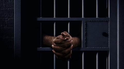 அமெரிக்கா: செய்யாத தவறுக்கு 48 ஆண்டுகள் சிறை தண்டனை அனுபவித்த நபர்!