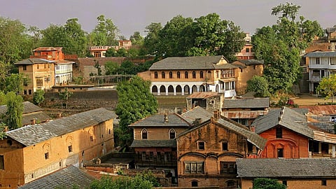 Pragpur : இந்தியாவின் முதல் பாரம்பரிய கிராமத்திற்கு சென்றிருக்கிறீர்களா?