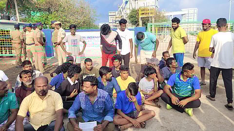 எண்ணூர் : கசிந்த அமோனியா, வீடுகளை விட்டு வெளியேரிய மக்கள் - அரசு எடுத்த நடவடிக்கை என்ன?