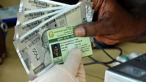 சென்னை : ரேஷன் கார்டு இல்லாதவர்களுக்கும் ரூ.6000 கிடைக்குமா? வெளியான தகவலின் பின்னணி என்ன?