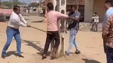 இஸ்லாமியர்களை கட்டி வைத்து அடித்த வழக்கு; குஜராத் காவல்துறைக்கு நீதிமன்றம் சரமாரி கேள்வி!