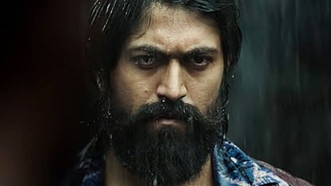 KGF நடிகருக்கு 25 அடி கட்-அவுட் வைக்க முயன்ற 3 ரசிகர்கள் பலி!