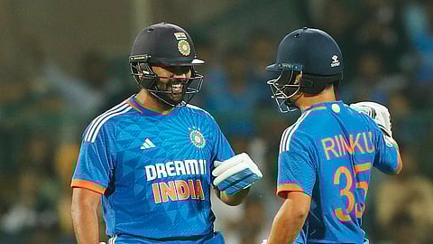 இந்திய கேப்டனாக தோனி, விராட் கோலியை விஞ்சிய ரோஹித் சர்மா!