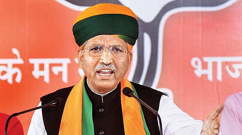 arjun-ram-meghwal-986065-M0GOIfPq