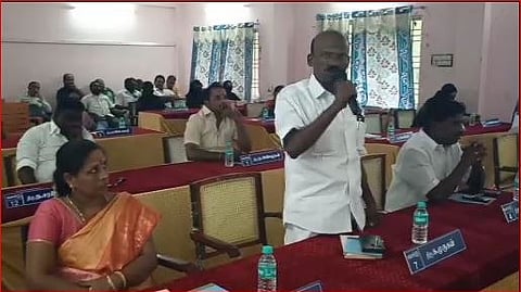 வளர்ச்சி திட்டப்பணிகளுக்கு நிதி ஒதுக்கவில்லை என புகார்.. ஒன்றிய குழு கூட்டத்தில் இருந்து கவுன்சிலர்கள் வெளிநடப்பு