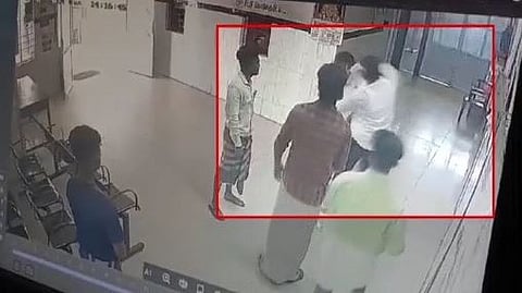 தாக்கிய வீடியோ