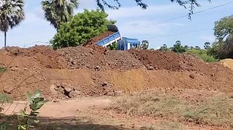 மண் திருட்டு