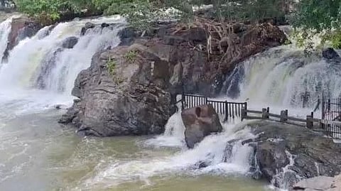 தண்ணீர் ஆர்ப்பரிப்பு