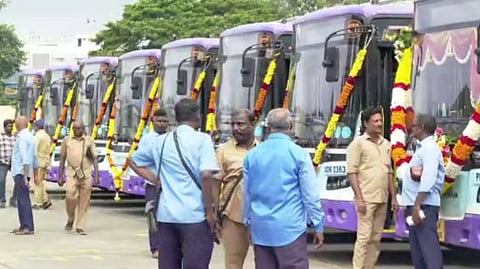 தாழ்தள பேருந்துகள்