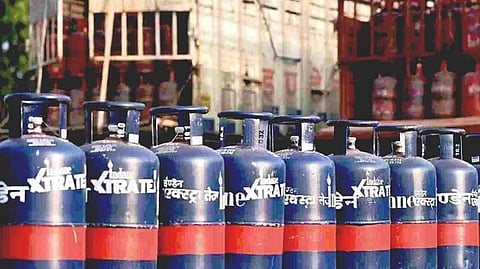 சிலிண்டர் விலை குறைப்பு