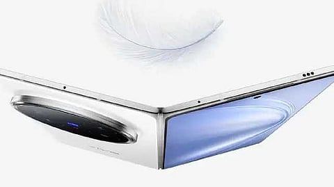 X -Fold 5 model smartphone