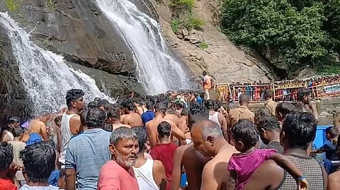 TKI kutralam crowd