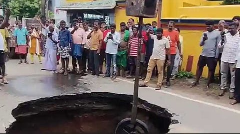 CHN Ambatur road hole