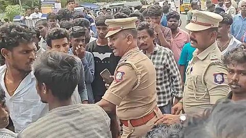 SVG Lab technician protest