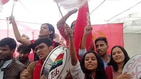 Delhi univesity win