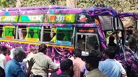 வேன் விபத்து