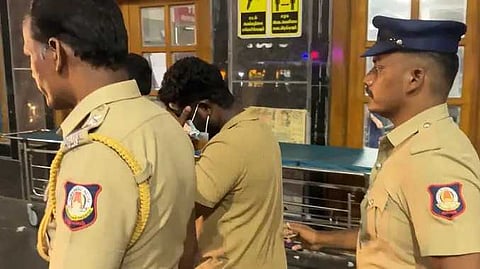 TVL ADMK Fight